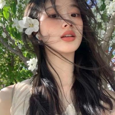 战火中的花蕾